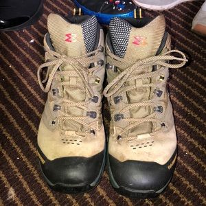 GORTEX Garmont Hikin Boots